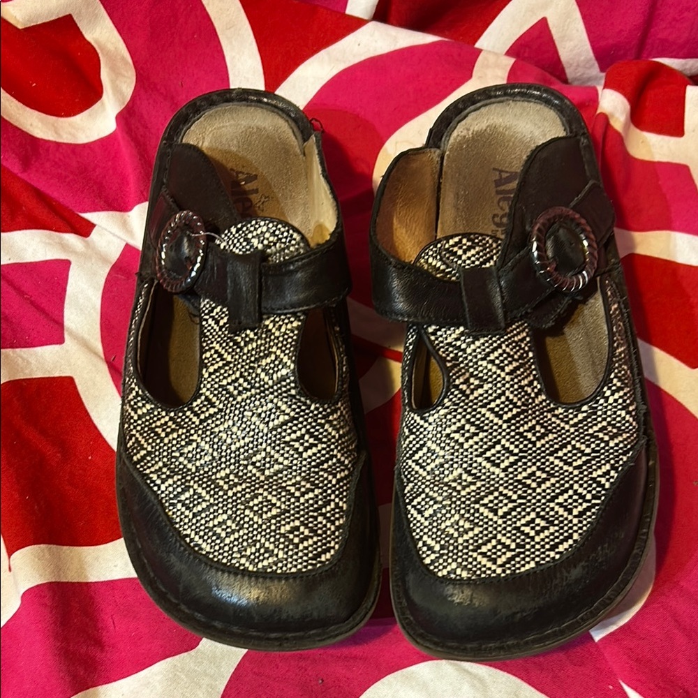 Alegria slip ons for Black and White shoes sz38